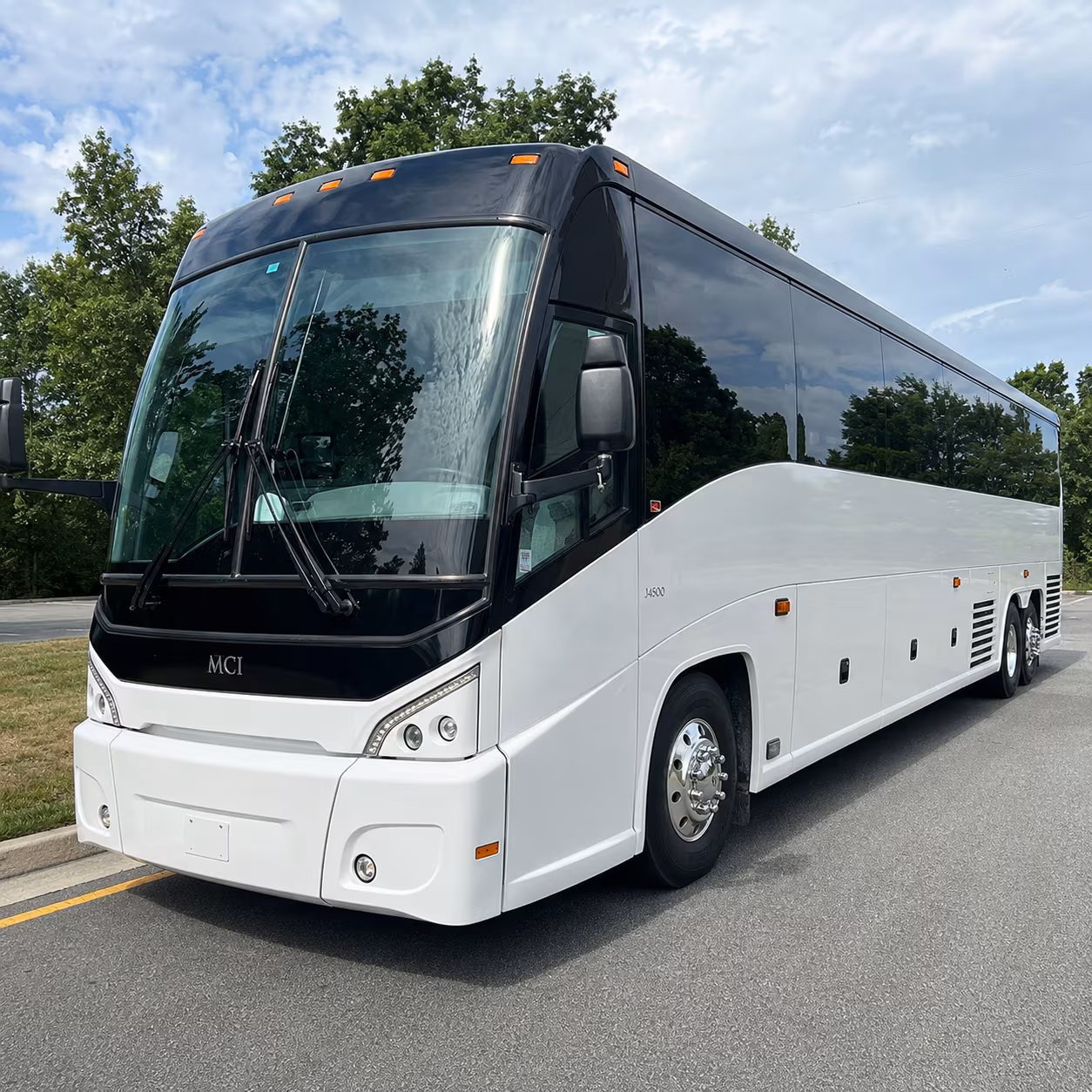 employee shuttle buses that beat the i 15 every morning