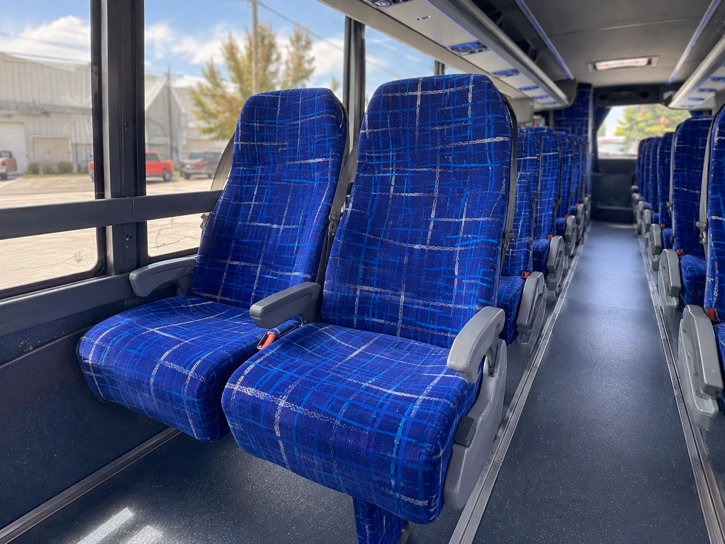 shuttle buses between murrieta hotels and temecula wine country venues