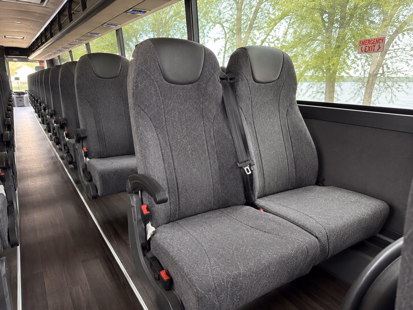 winery tour buses to fallbrook and san diego county vineyards